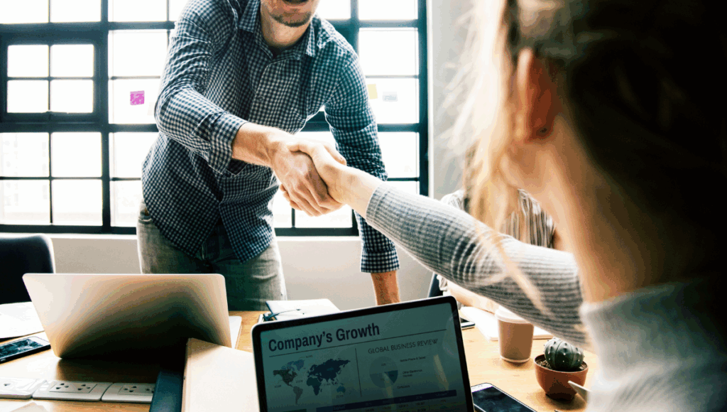 How to Reach Enterprises with Oracle Customers List