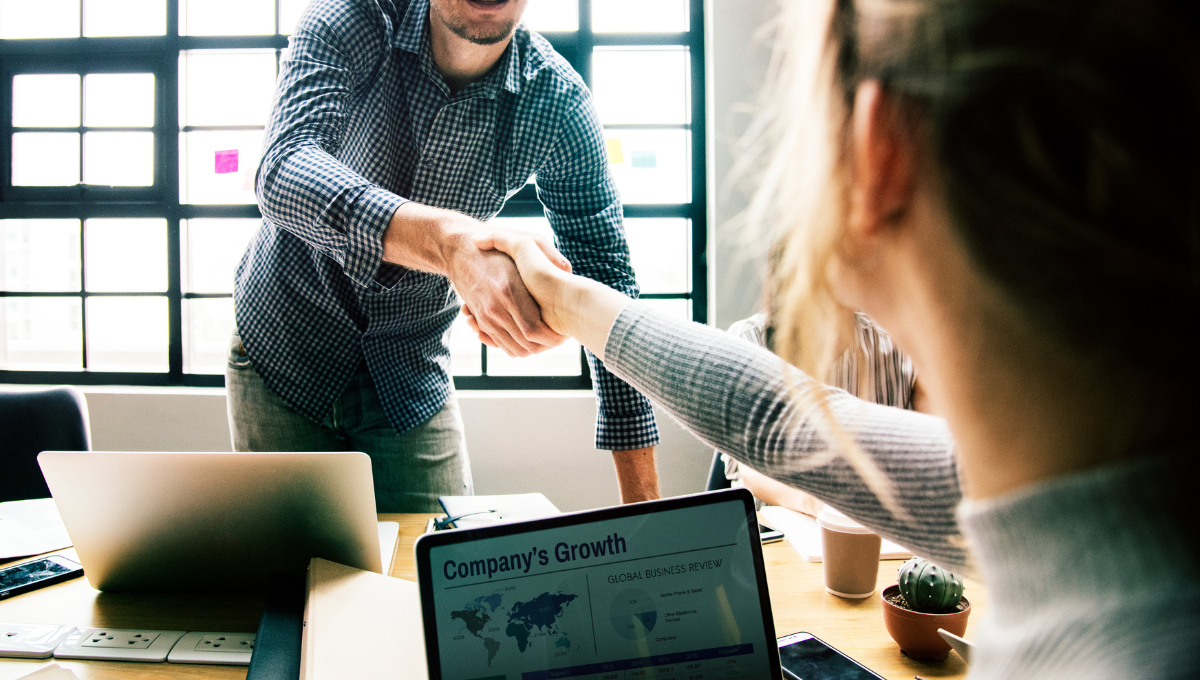 How to Reach Enterprises with Oracle Customers List